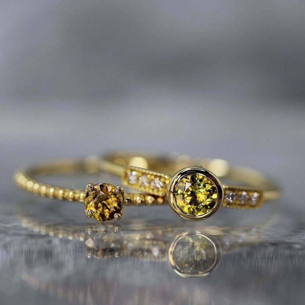 スフェーン 0.11ct 3mm 【MJ2429】