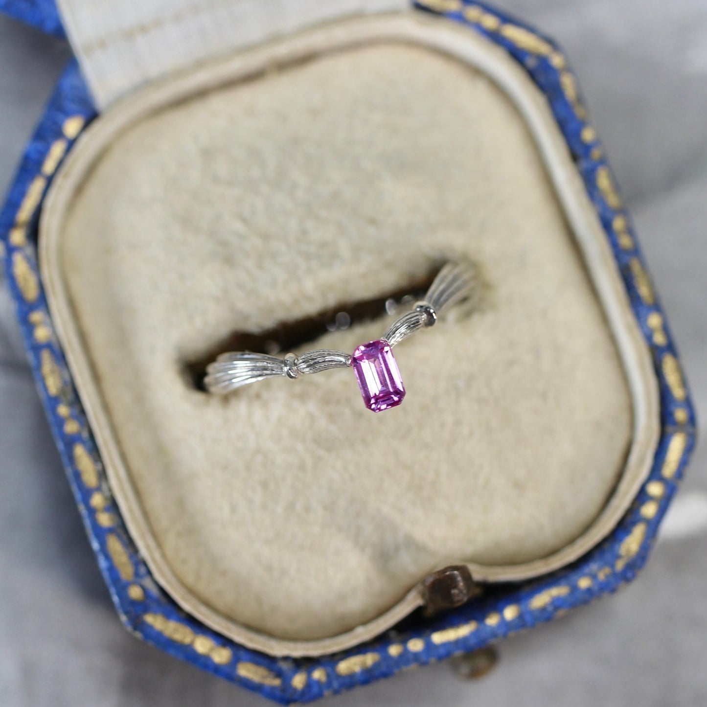 エメラルドカット パパラチアサファイア 0.202ct 3.9mm×2.4mm×1.3mm【MJ2581】