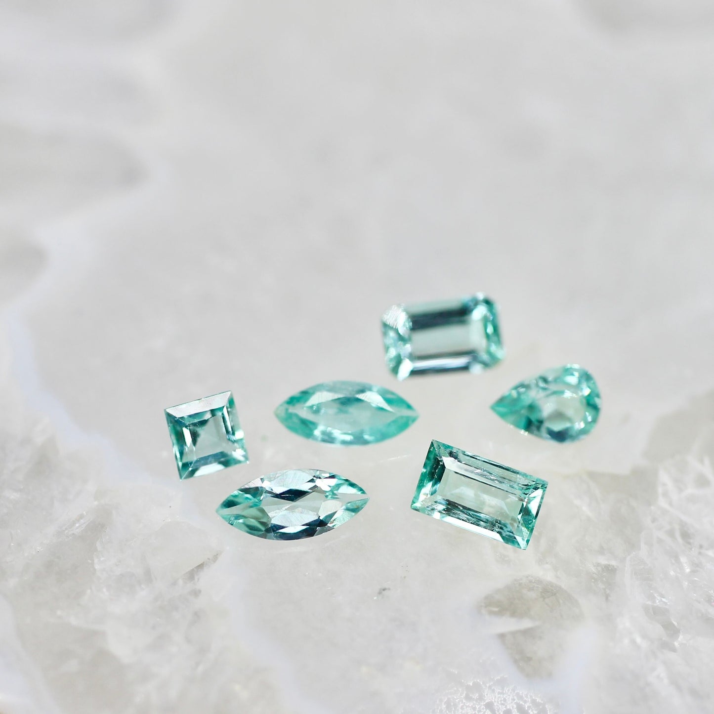 パライバカラーベリル 0.19ct マーキスカット 6.4mm×3.0mm×2.2mm【MJ2712】