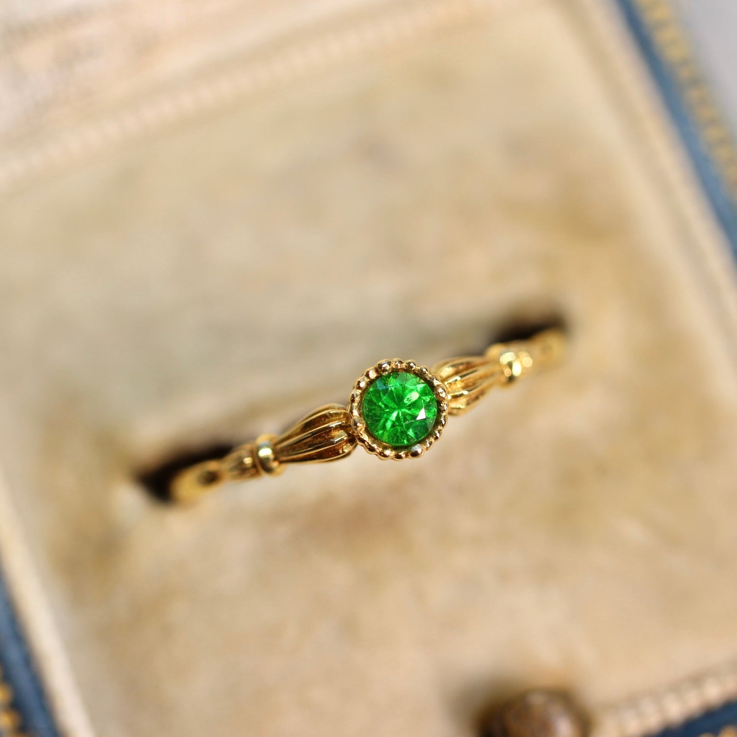 デマントイドガーネット 0.145ct 2.8mm 【MJ2488】