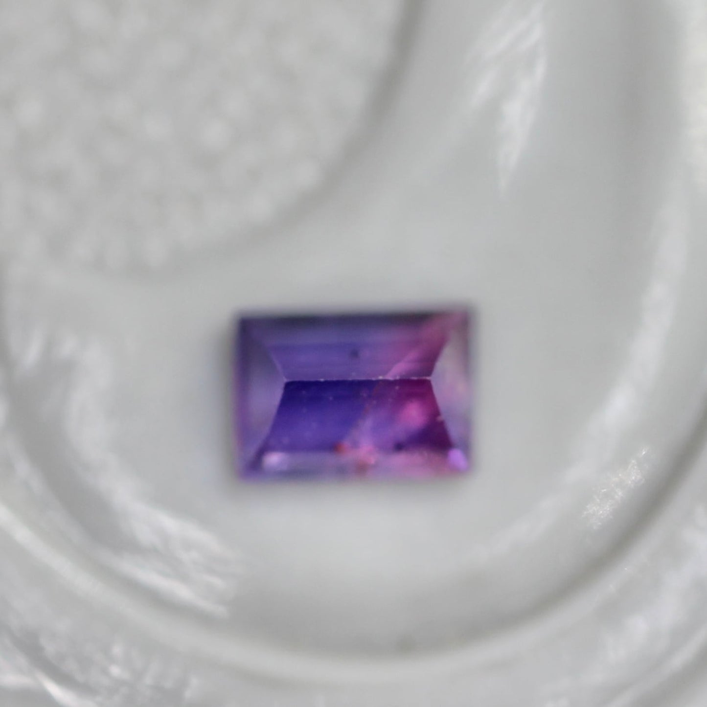 バイカラーサファイア 0.12ct スクエアカット 3.2mm×2.4mm×1.7mm【MJ2707】