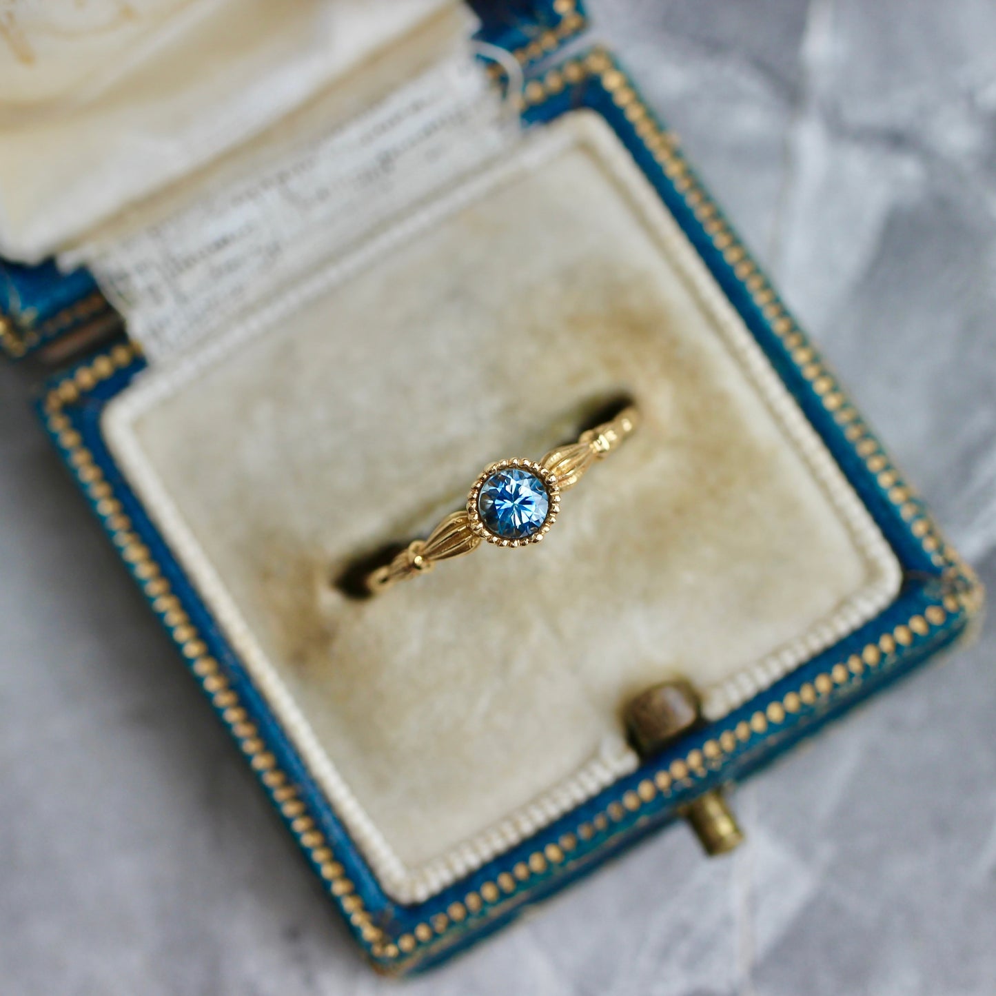 モンタナサファイア 0.27ct 3.7mm アメリカ・モンタナ州産 蘭 【MJ2425】