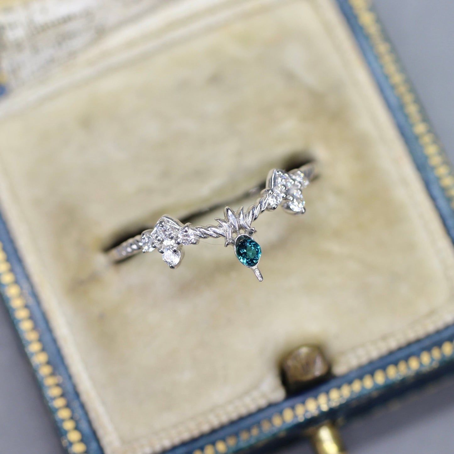 グランディディエライト 0.04ct ラウンドカット 2.2mm×2.2mm×1.8mm【MJ2693】