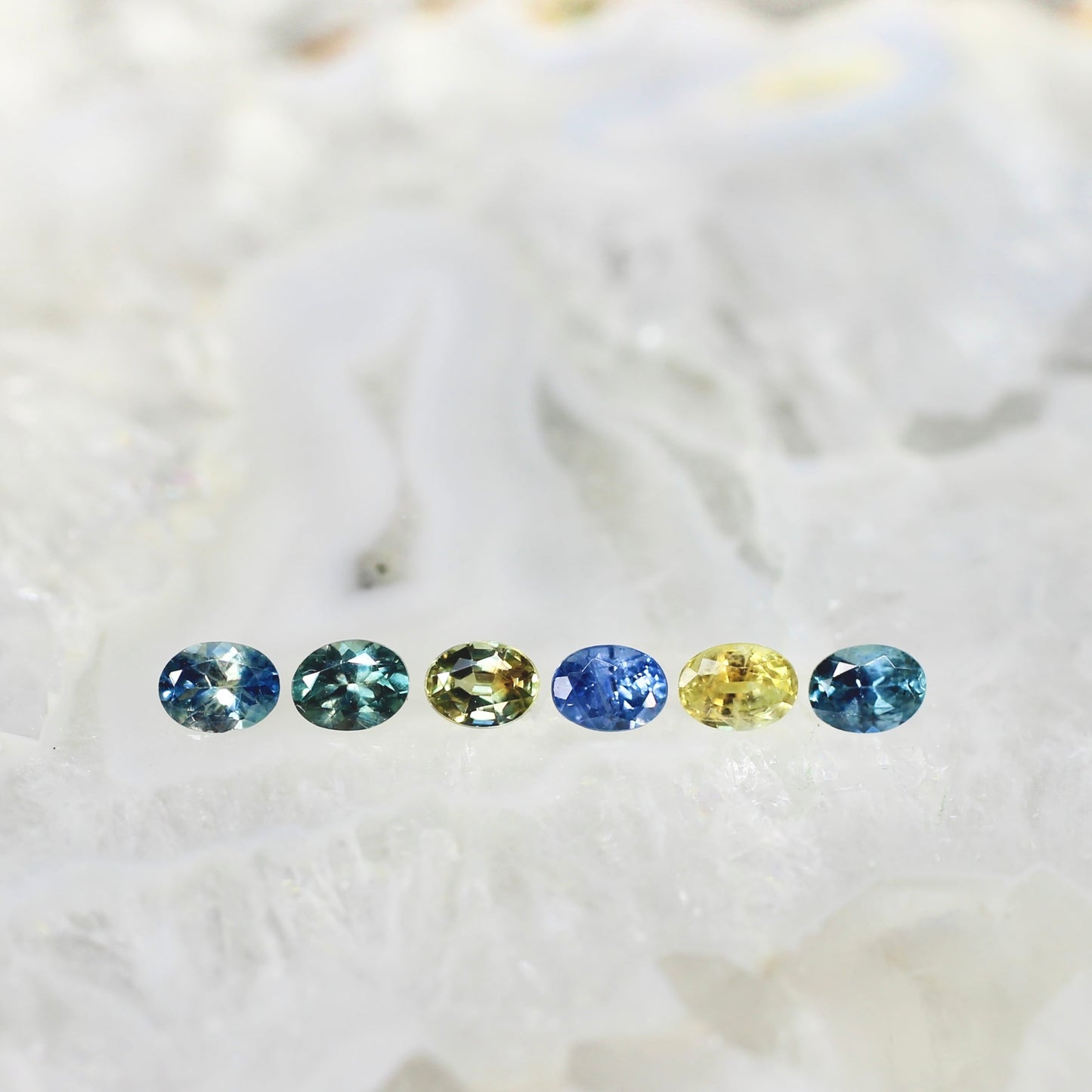 モンタナサファイア 0.22ct オーバルカット 3.6mm×2.6mm×1.9mm 【MJ2634】