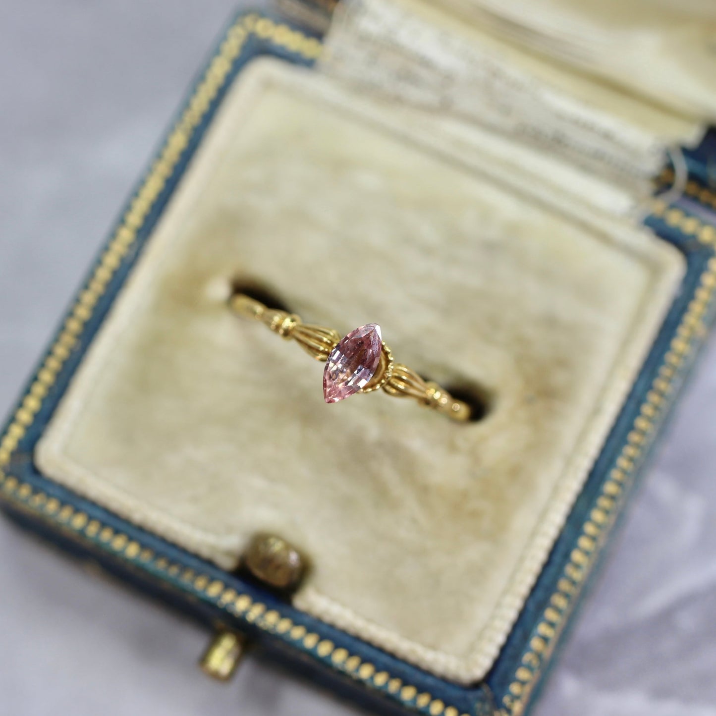 パパラチアサファイア 0.25ct マーキスカット 5.9mm×3.0mm×1.7mm ソーティング付き【MJ2744】