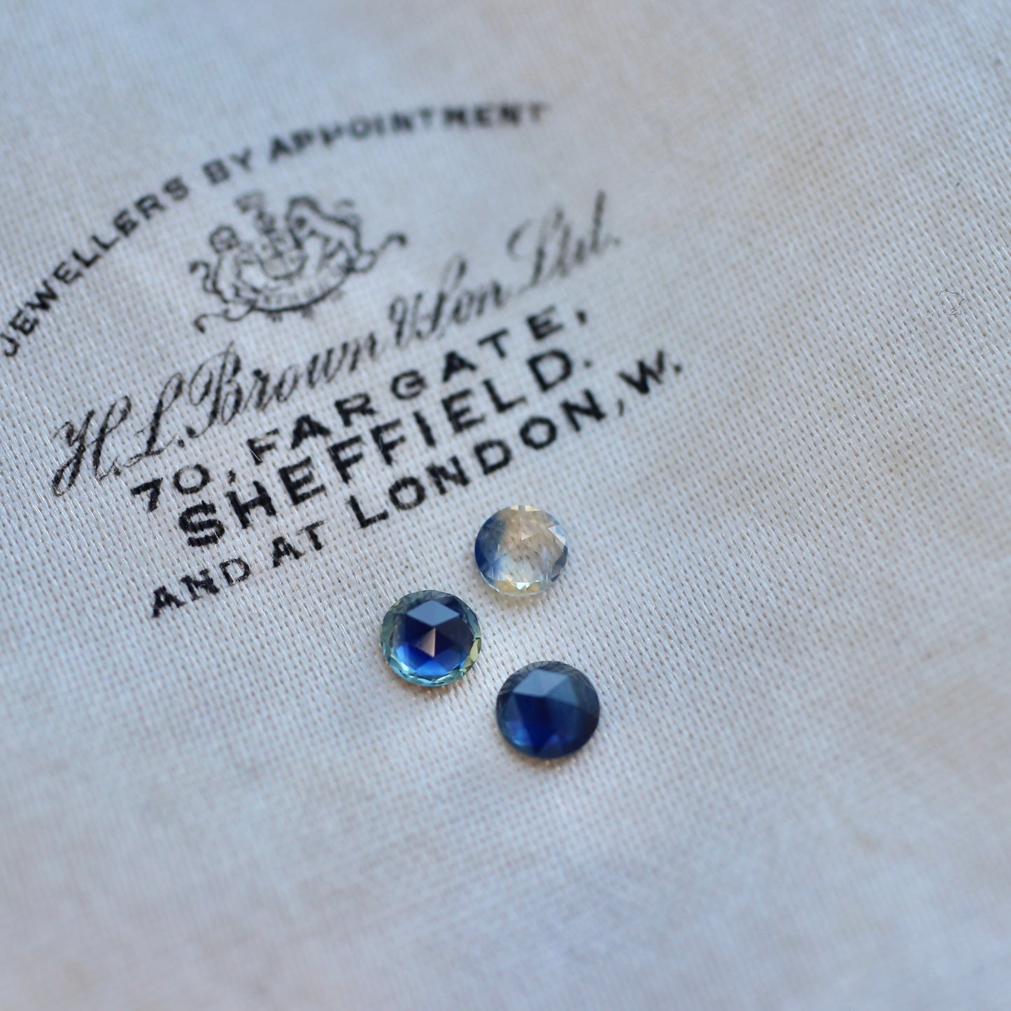 サファイア 0.245ct 3.8mm ローズカット 【MJ2460】