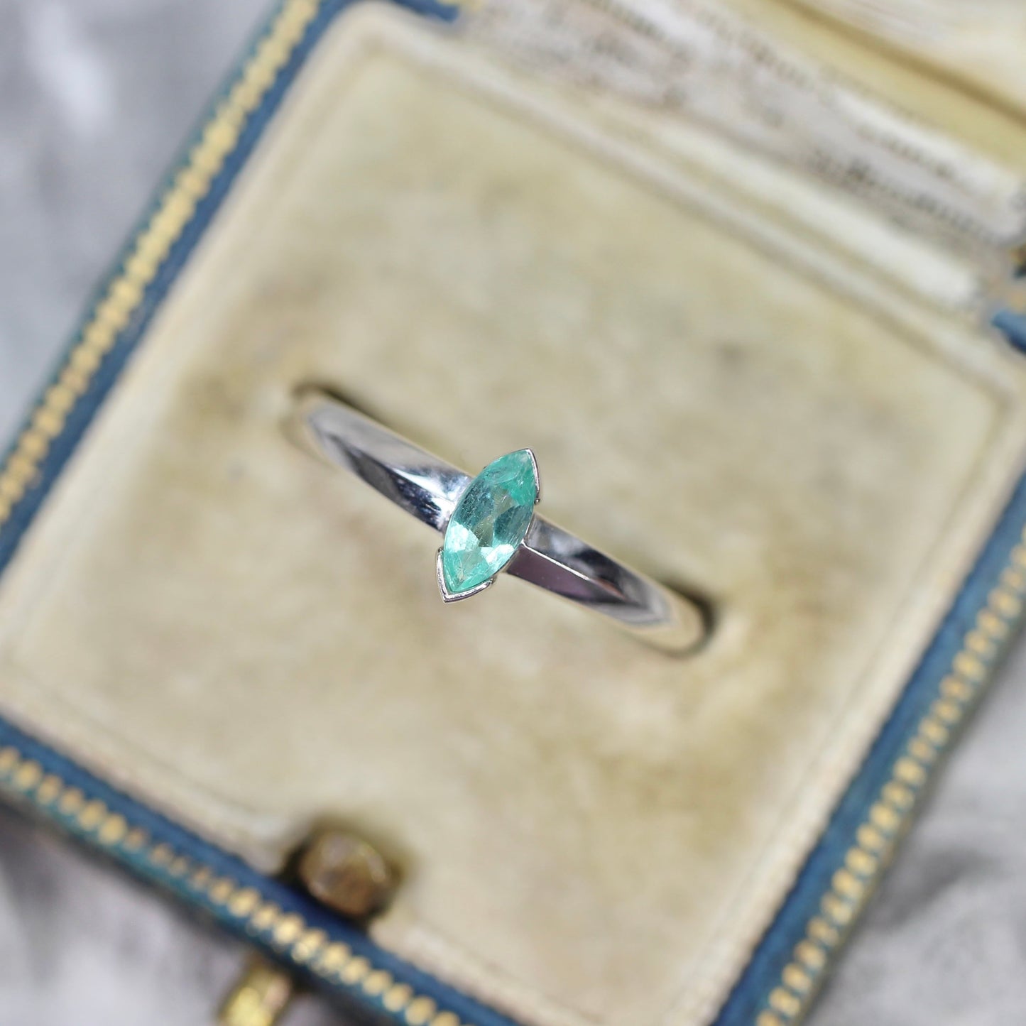 パライバカラーベリル 0.20ct マーキスカット 6.2mm×2.9mm×2.2mm【MJ2713】