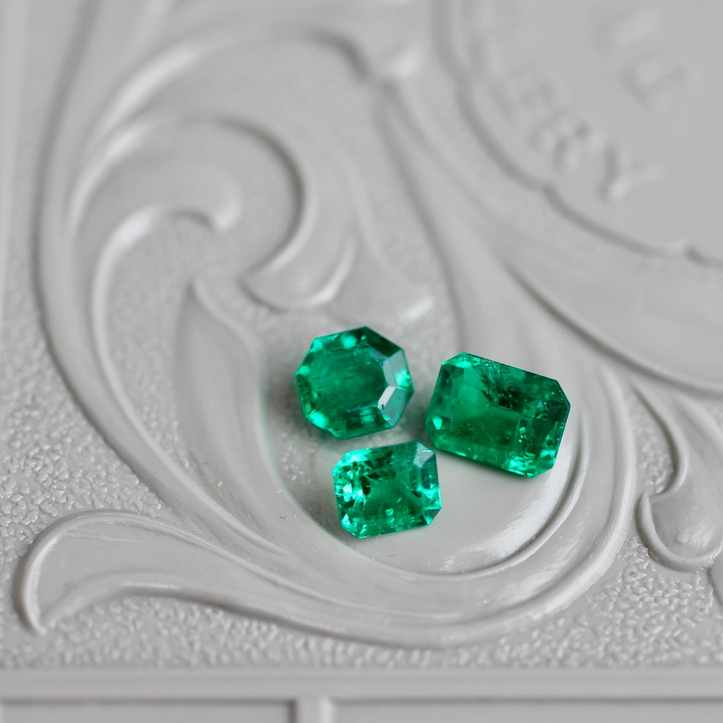 エメラルドカット エメラルド 0.19ct 3.8mm×3.2mm-2.1mm 【MJ2474】