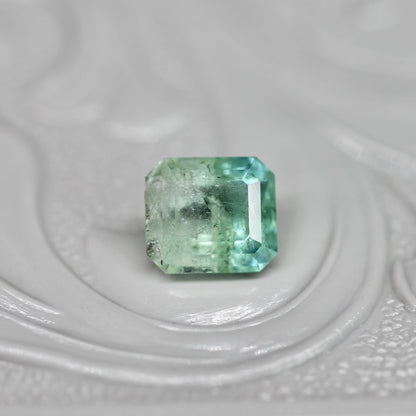 バイカラートルマリン 0.59ct エメラルドカット 5.2mm×4.6mm×3.1mm【MJ2654】