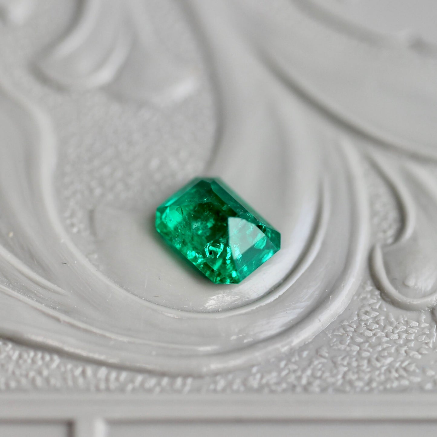 エメラルドカット エメラルド 0.34ct 5.0mm×3.6mm-2.4mm 【MJ2475】