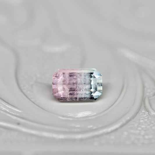 バイカラートルマリン 0.44ct エメラルドカット 5.3mm×3.5mm×2.9mm【MJ2670】