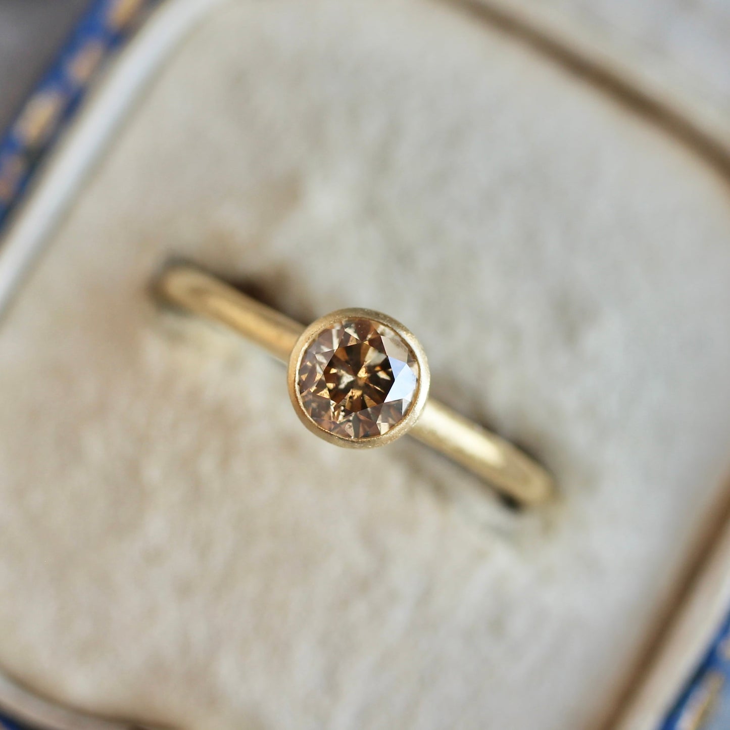 ブラウンダイヤモンド 0.52ct フクリン×プレーンマットアーム K18YG リング 【MJ2411】