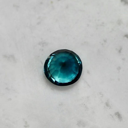 グランディディエライト 0.04ct ラウンドカット 2.2mm×2.2mm×1.8mm【MJ2693】