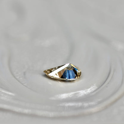 シャンパンブラウンダイヤモンド 0.125ct ペアシェイプカット 4.4mm×2.8mm×1.8mm【MJ2627】
