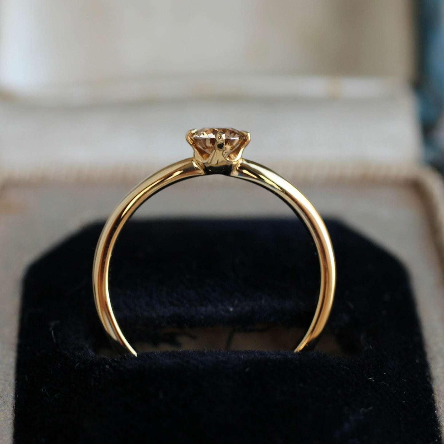 ブラウンダイヤモンド 0.325ct 4本爪×絞りアーム K18YGリング 【MJ2412】