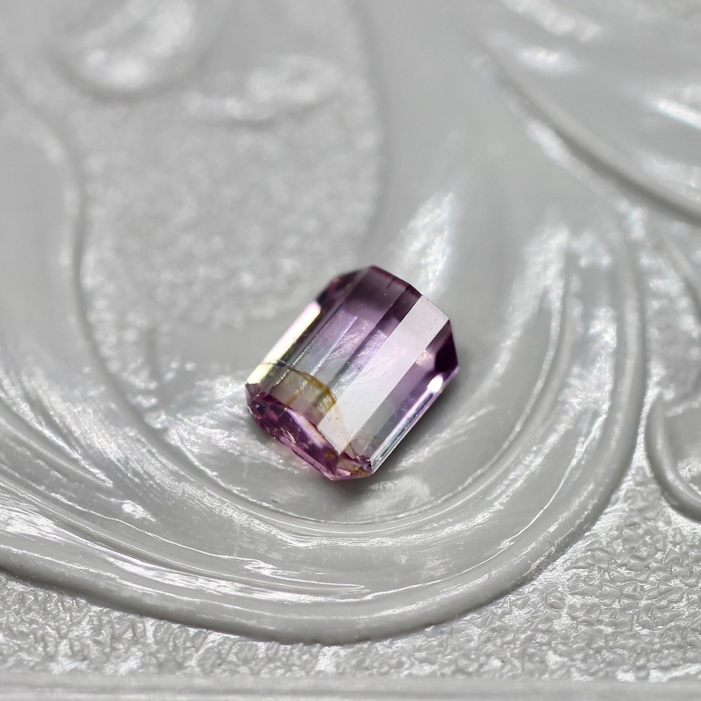 エメラルドカット パーティカラードトルマリン 0.40ct 4.4mm×3.4mm-1.9mm 【MJ2514】