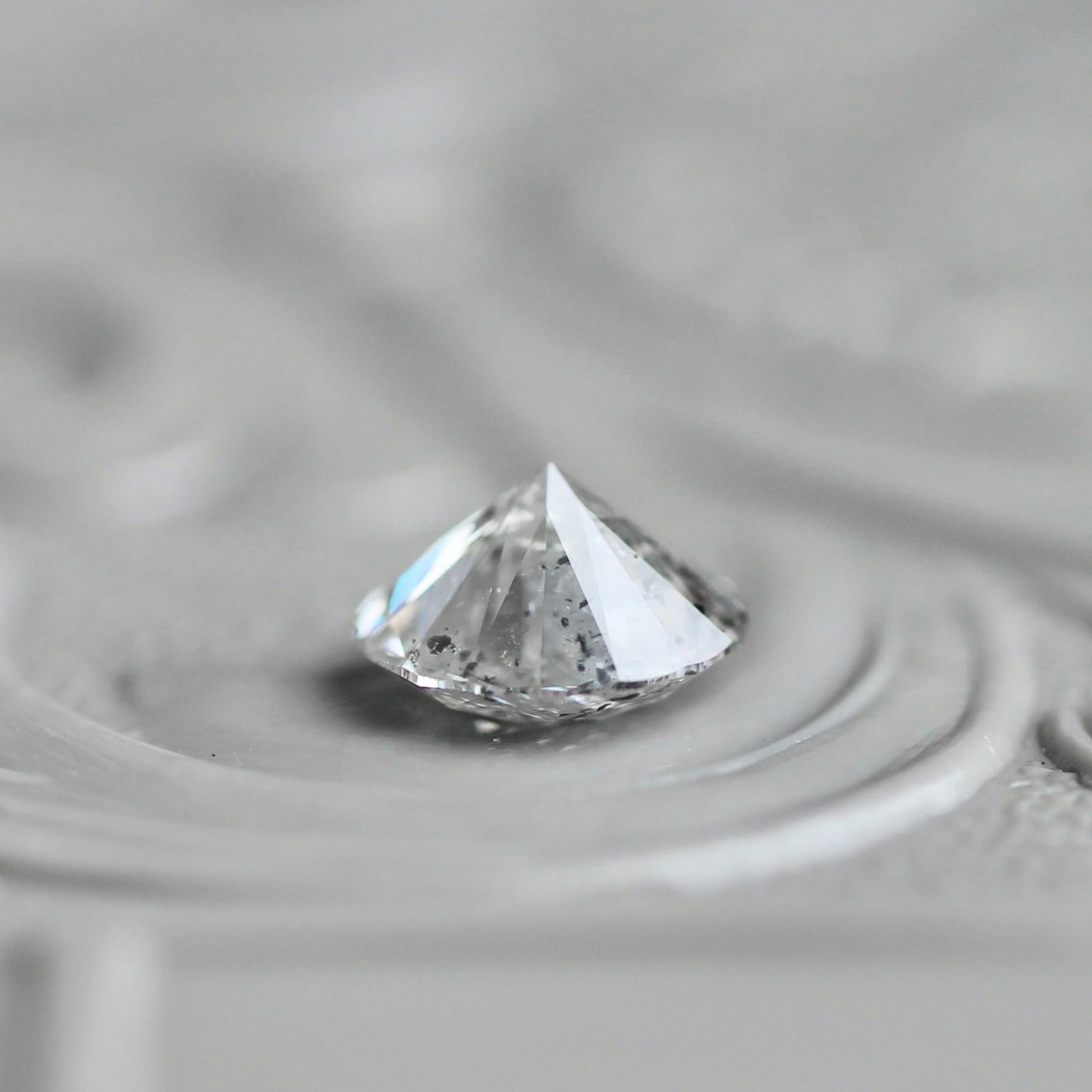 ソルトアンドペッパーダイヤモンド 0.5ct 5.2mm 【MJ2437】