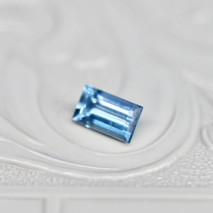 タトゥーアクアマリン 0.36ct スクエアカット 5.7mm×3.4mm×2.7mm【MJ2673】