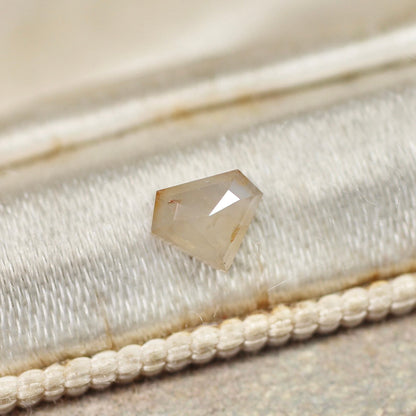 ダイヤカット ナチュラルダイヤモンド 0.25ct 3.6mm×4.4mm-1.4mm 【MJ2489】