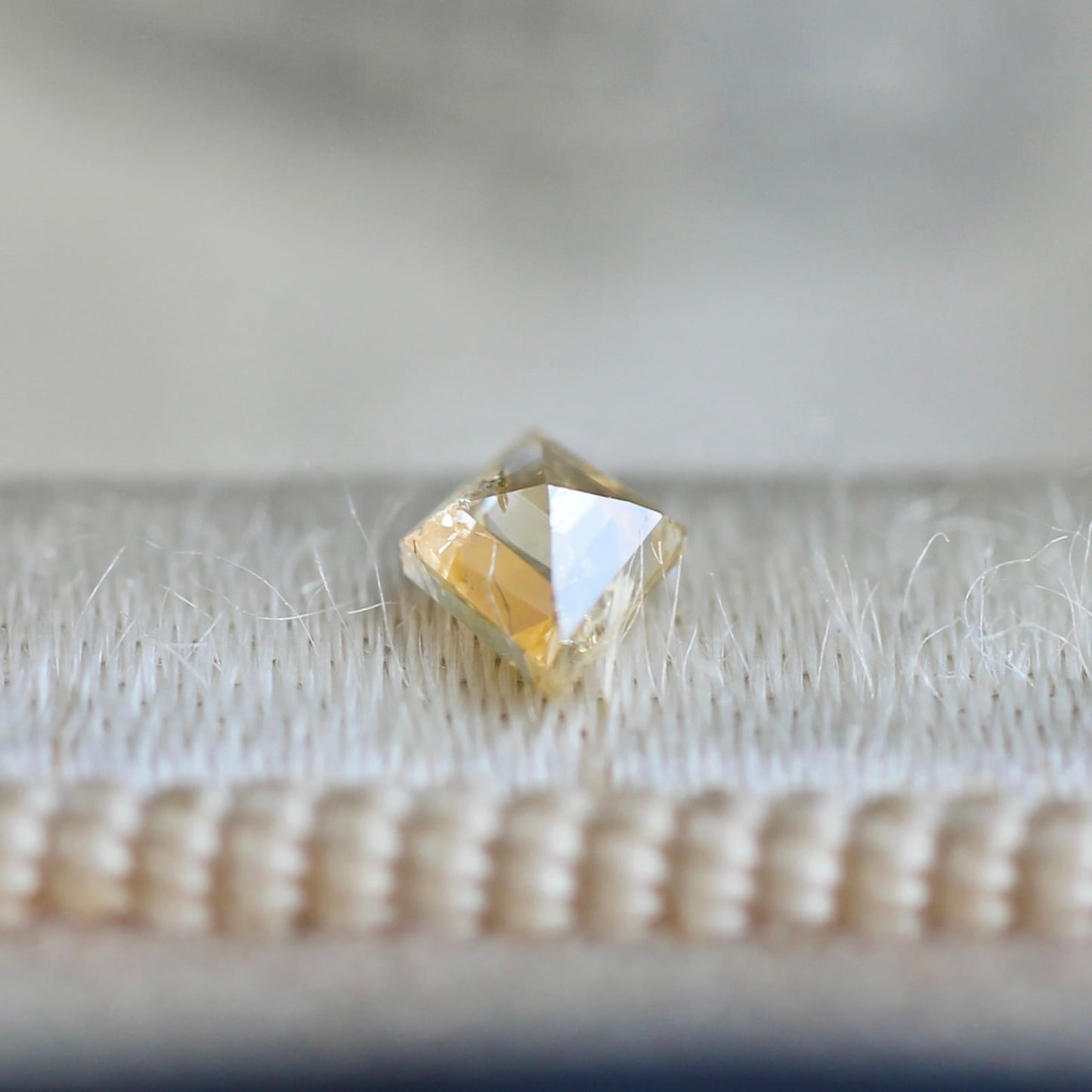 ダイヤカット シャンパンブラウンダイヤモンド 0.15ct 4.6mm×3.4mm-1.6mm 【MJ2469】