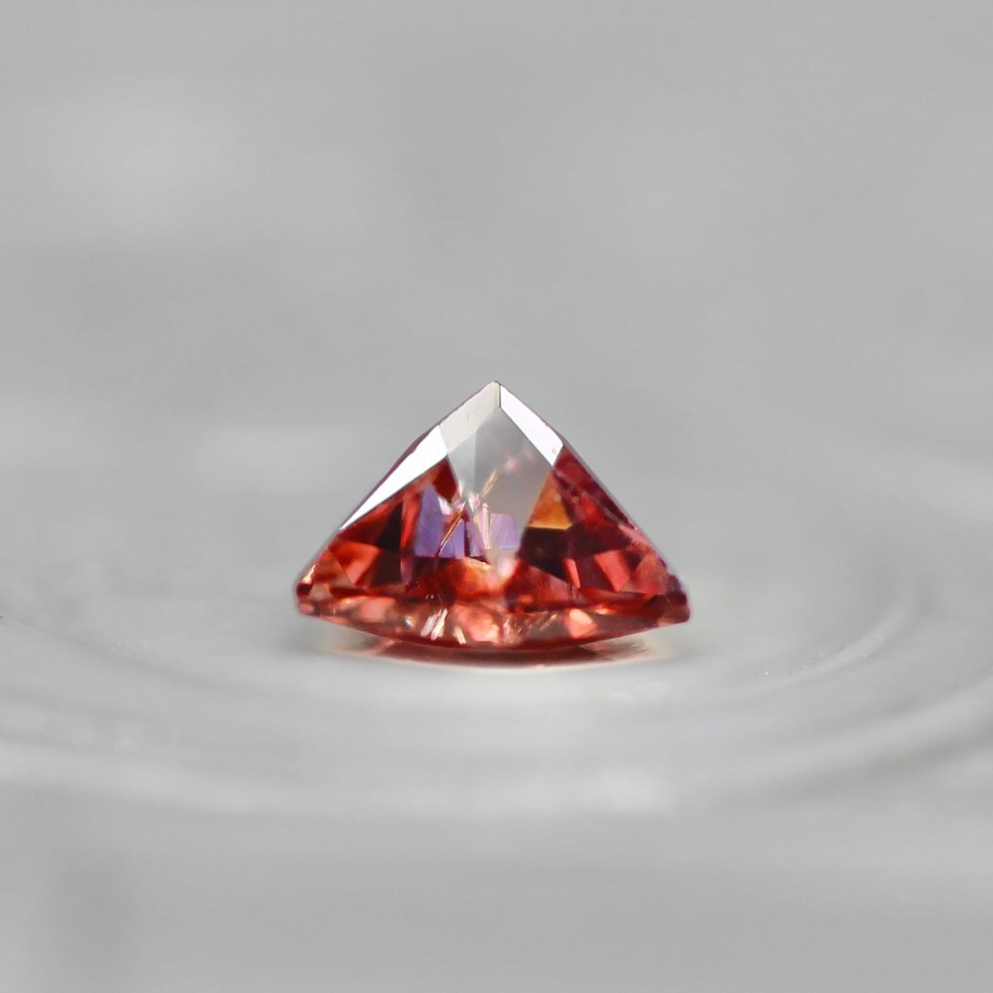 ピンクジルコン 0.53ct トリリアント特殊カット 4.8mm×4.8mm×3.3mm【MJ2700】