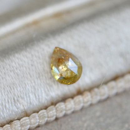 ペアシェイプカット ナチュラルダイヤモンド 0.230ct 4.2mm×3.2mm-1.9mm 【MJ2477】