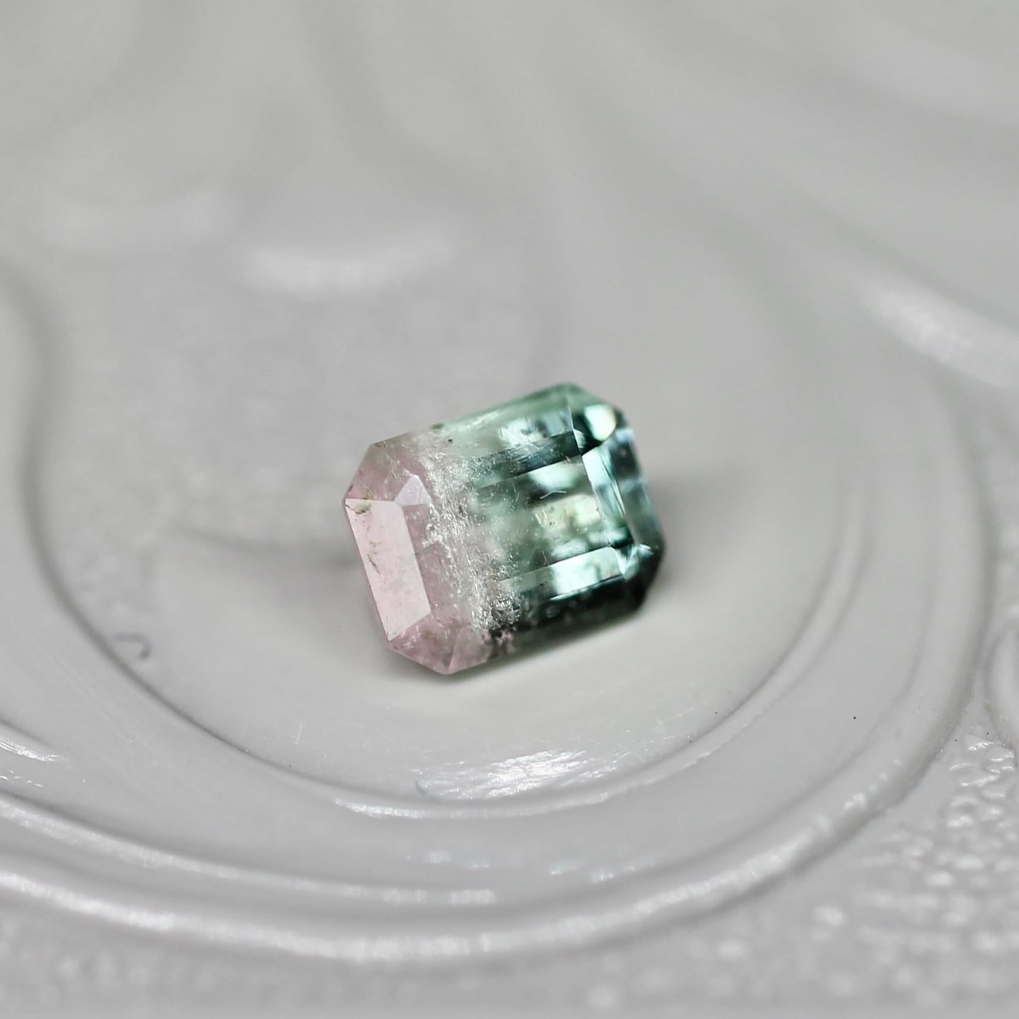 バイカラートルマリン 0.34ct エメラルドカット 4.4mm×3.5mm×2.9mm【MJ2668】