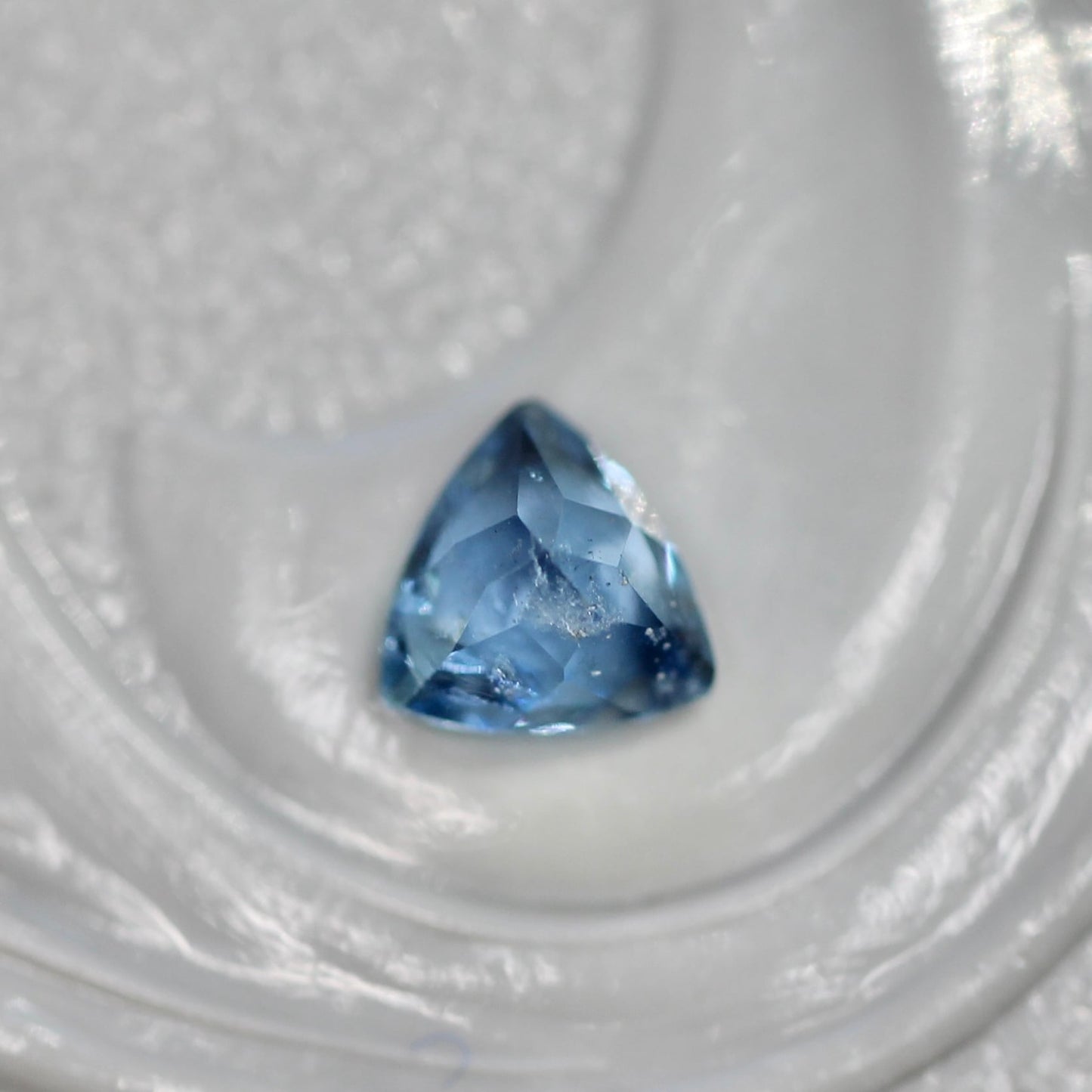 タトゥーアクアマリン 0.15ct トリリアントカット 3.6mm×3.6mm×2.4mm【MJ2672】