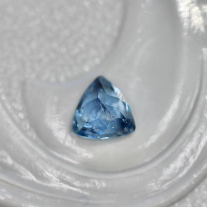 タトゥーアクアマリン 0.15ct トリリアントカット 3.6mm×3.6mm×2.4mm【MJ2672】