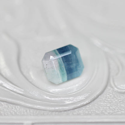 パーティーカラードトルマリン 0.92ct エメラルドカット 6.0mm×5.1mm×3.7mm【MJ2660】
