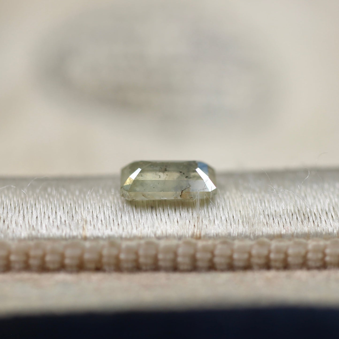 エメラルドローズカット ナチュラルダイヤモンド 0.38ct 5.2mm×2.6mm-1.3mm 【MJ2493】