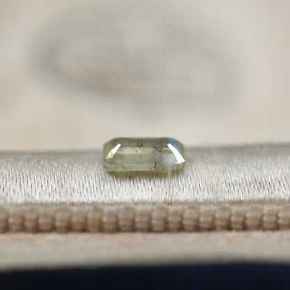 エメラルドローズカット ナチュラルダイヤモンド 0.38ct 5.2mm×2.6mm-1.3mm 【MJ2493】