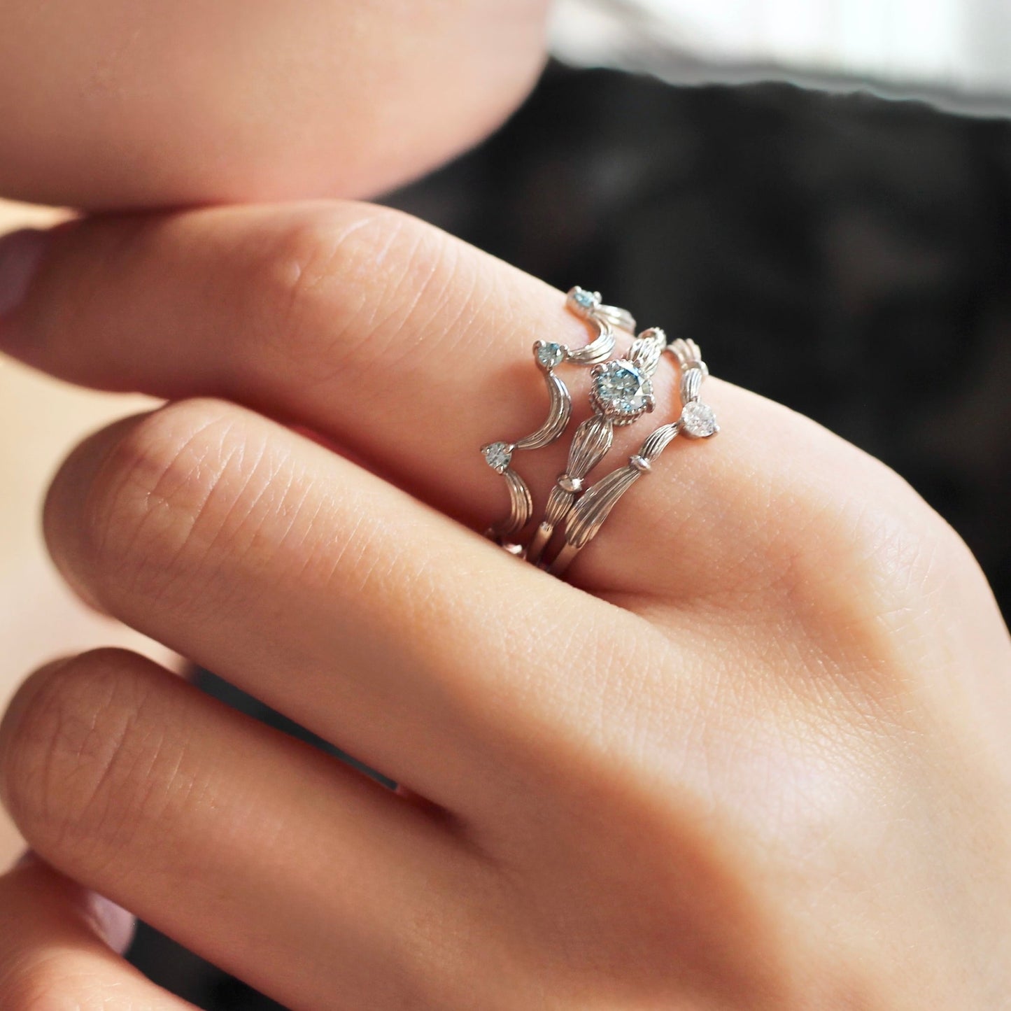 アイスブルーダイヤモンド 計0.06ct ラウンドブリリアントカット Pt900 3本爪×クラウンアーム【MJ2844】