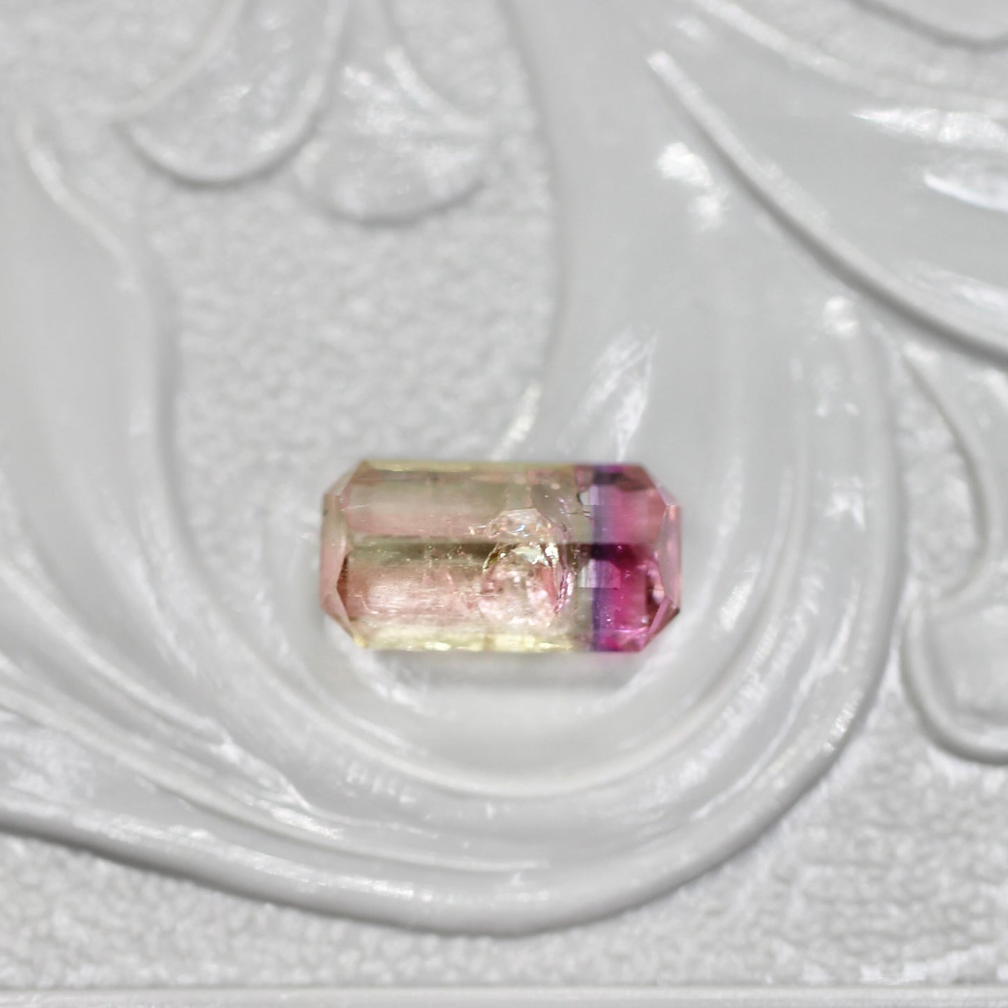 パーティーカラードトルマリン 0.60ct エメラルドカット 6.8mm×3.4mm×2.9mm【MJ2664】