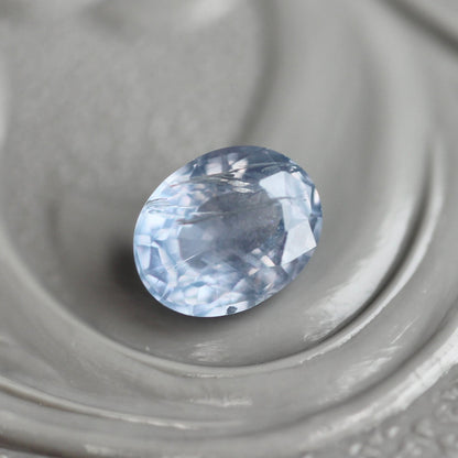 非加熱サファイア 0.49ct 5mm×4mm オーバルカット 【MJ2436】