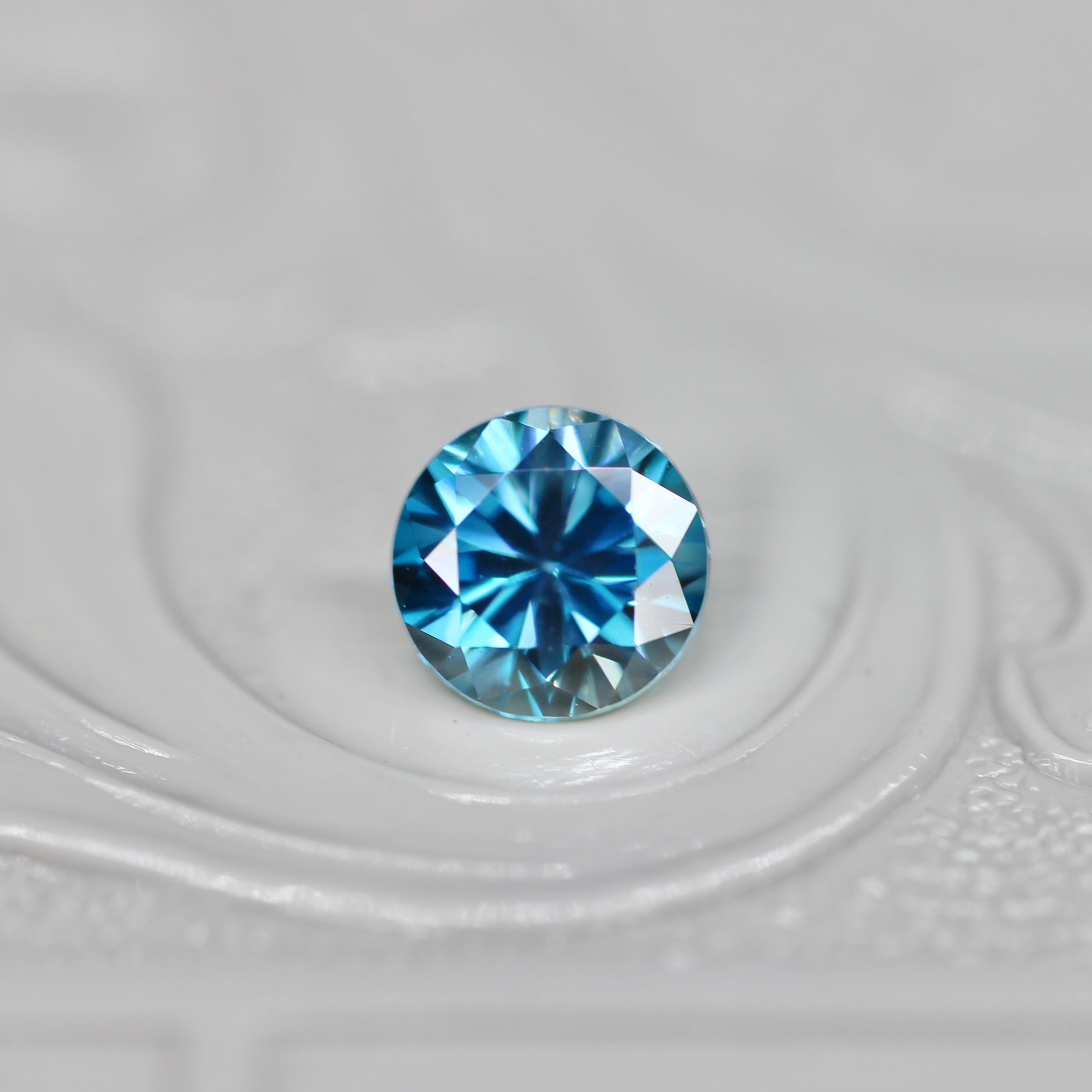 ラタナキリブルージルコン 0.73ct 5mm【MJ2539】 – Mei JEWELRY