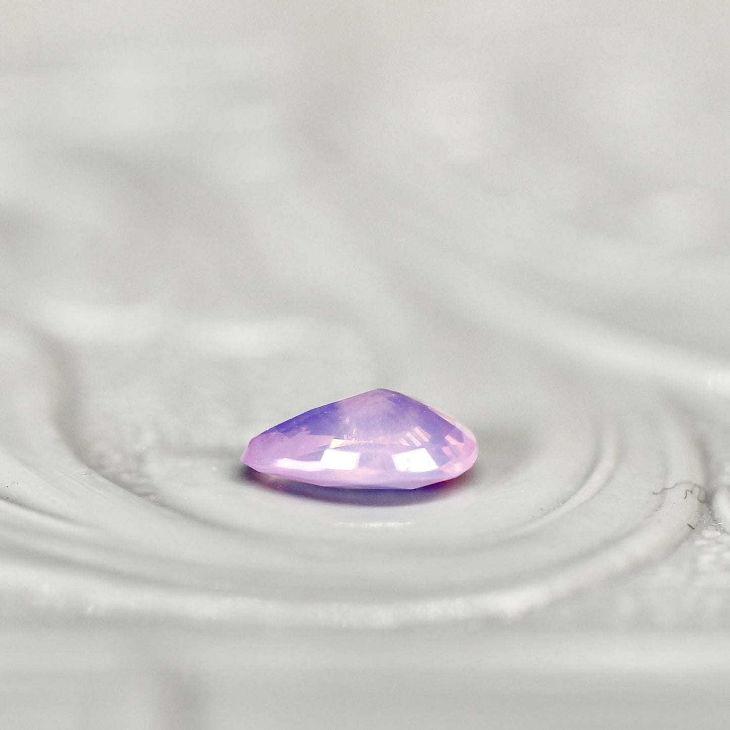 ペアシェイプカット シルキーパープルピンクサファイア　0.26ct  4.7mm×2.9mm×1.7mm 【MJ2522】