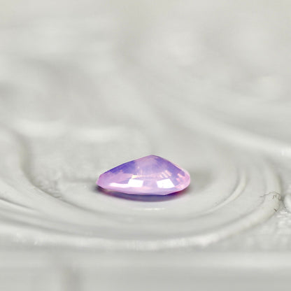 ペアシェイプカット シルキーパープルピンクサファイア　0.26ct  4.7mm×2.9mm×1.7mm 【MJ2522】