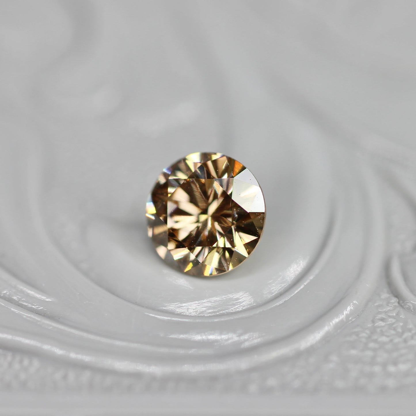 ショコラブラウンダイヤモンド 0.438ct ラウンドブリリアントカット 4.8mm×4.8mm×3.0mm【MJ2681】