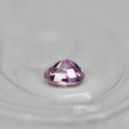 バイカラーサファイア 0.21ct オーバルカット 3.8mm×3mm 【MJ2463】