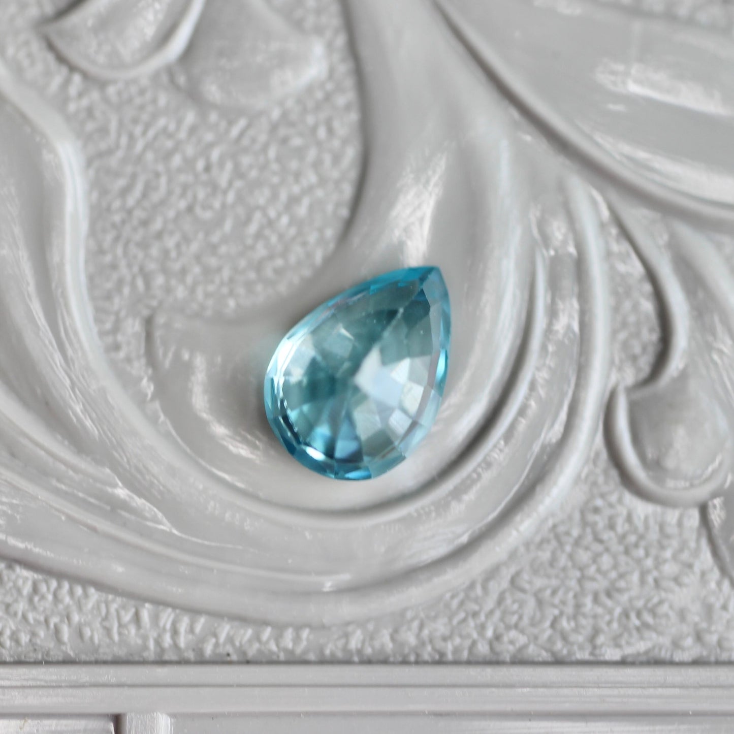 ブルージルコン ペアシェイプカット 0.76ct 6×4.5mm 【MJ2453】