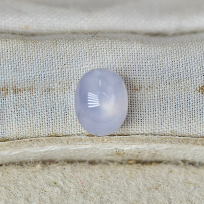 スターサファイア 0.56ct カボションカット 5.0mm×3.9mm×2.8mm【MJ2944】