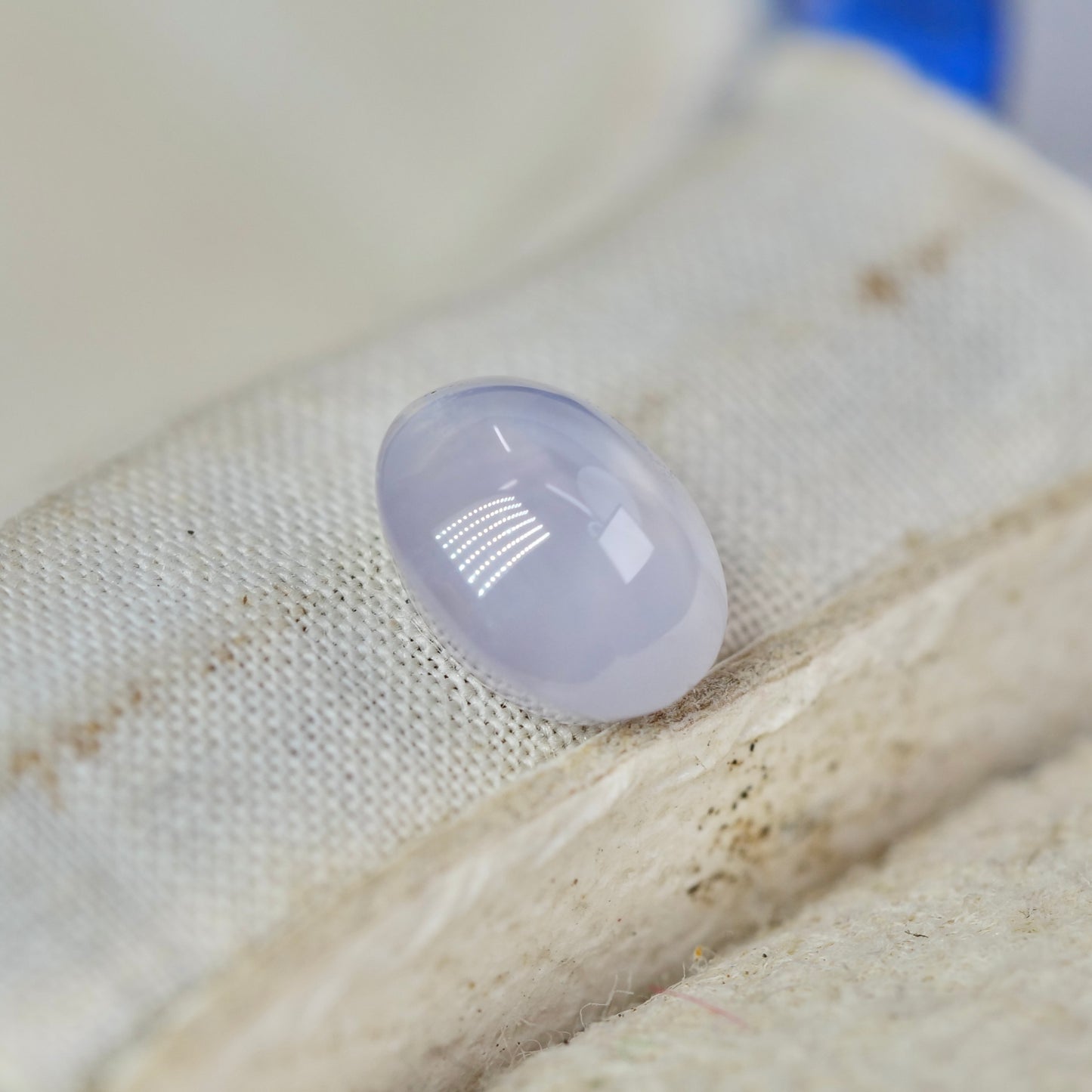 スターサファイア 0.56ct カボションカット 5.0mm×3.9mm×2.8mm【MJ2944】