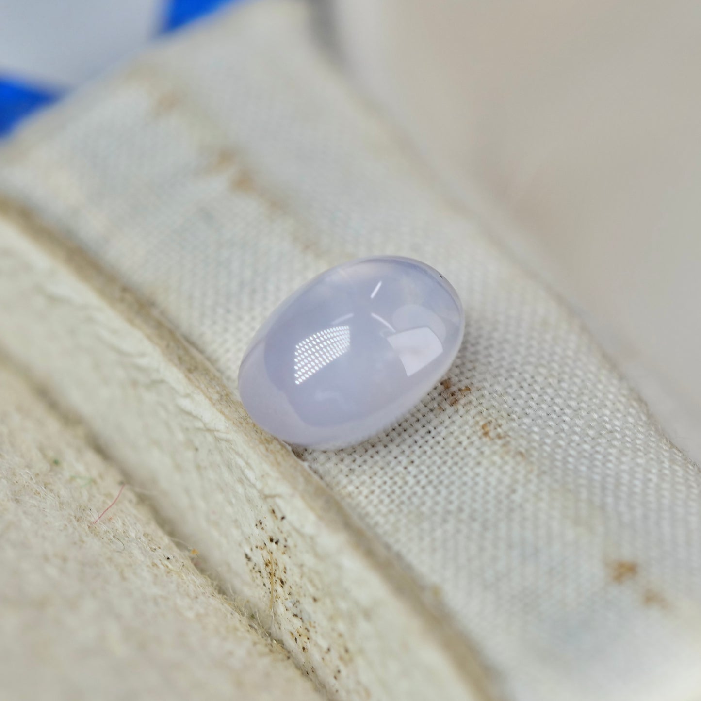 スターサファイア 0.56ct カボションカット 5.0mm×3.9mm×2.8mm【MJ2944】