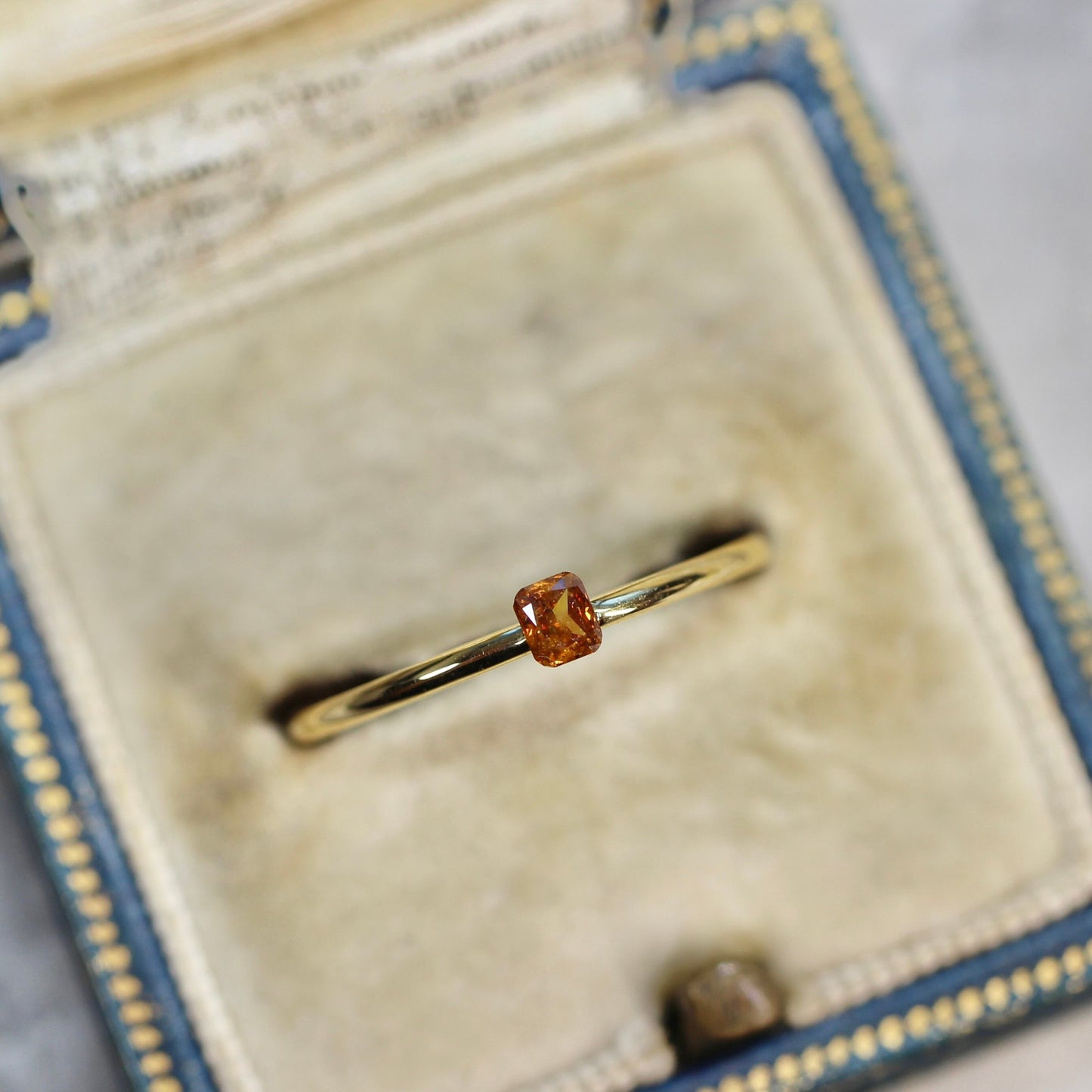 ブラウンダイヤモンド 0.115ct クッションカット 3.1mm×2.2mm×1.6mm【MJ2624】