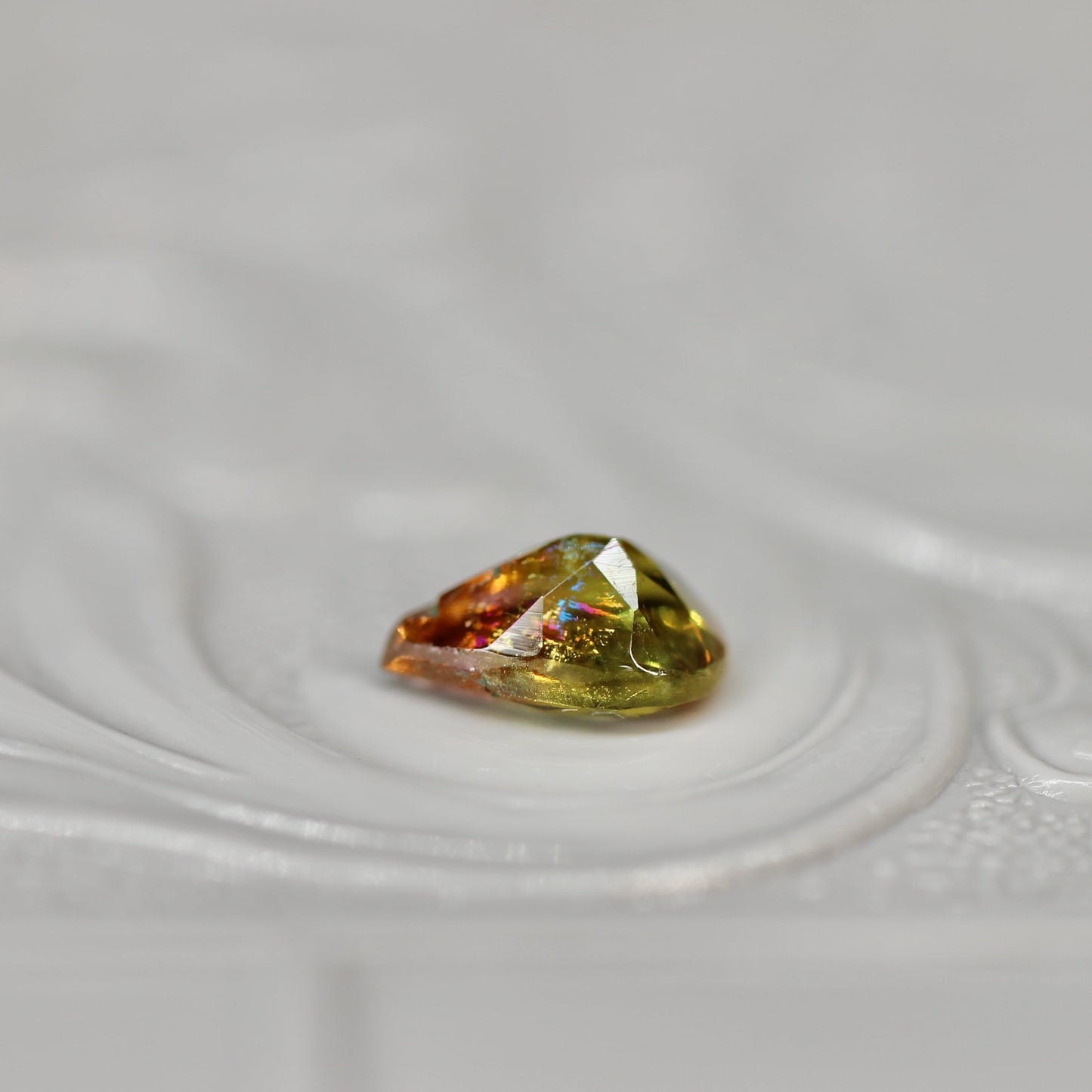 ペアシェイプ パーティーカラード トルマリン 0.45ct  6.0mm×4.0mm×2.6mm【MJ2571】