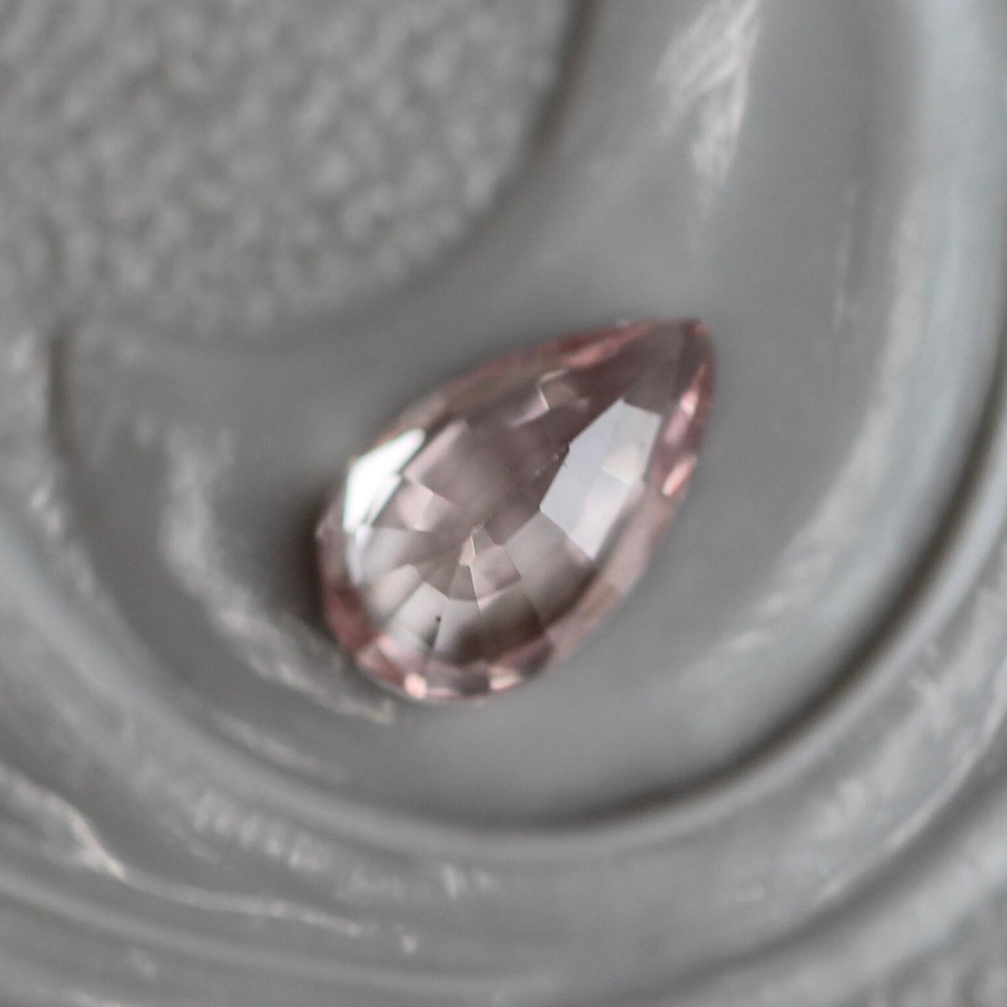 パパラチアサファイア 0.250ct 3mm×5mm ペアシェイプカット ソーティング付き【MJ2431】