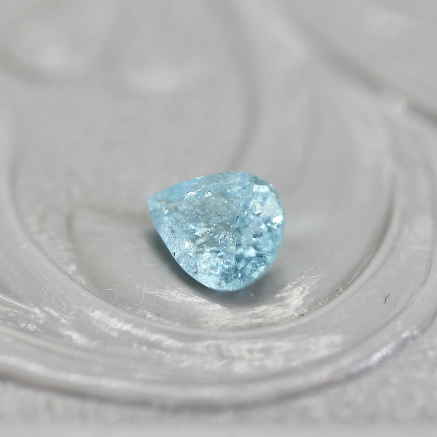 パライバトルマリン モザンビーク産 0.22ct ペアシェイプ 4.8mm×3.6mm×2.3mm【MJ2742】