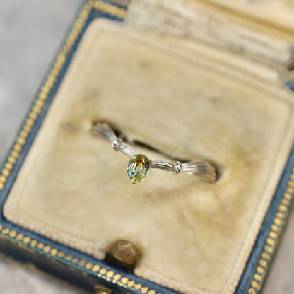 モンタナサファイア 0.23ct オーバルカット 3.6mm×2.6mm×1.8mm  【MJ2635】