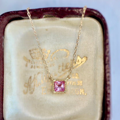 アヤナスピネル 0.16ct 3mm×3mm K18YG ミルフレーム ネックレス 【MJ2408】